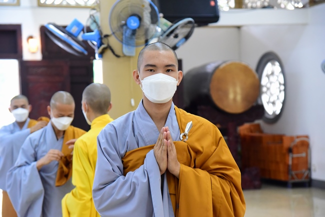 Lễ truyền giới Sa di Phương Trượng